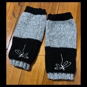 Womens Gray/Black Colorblock Dragonfly Fingerless Knit Gloves OS EUC